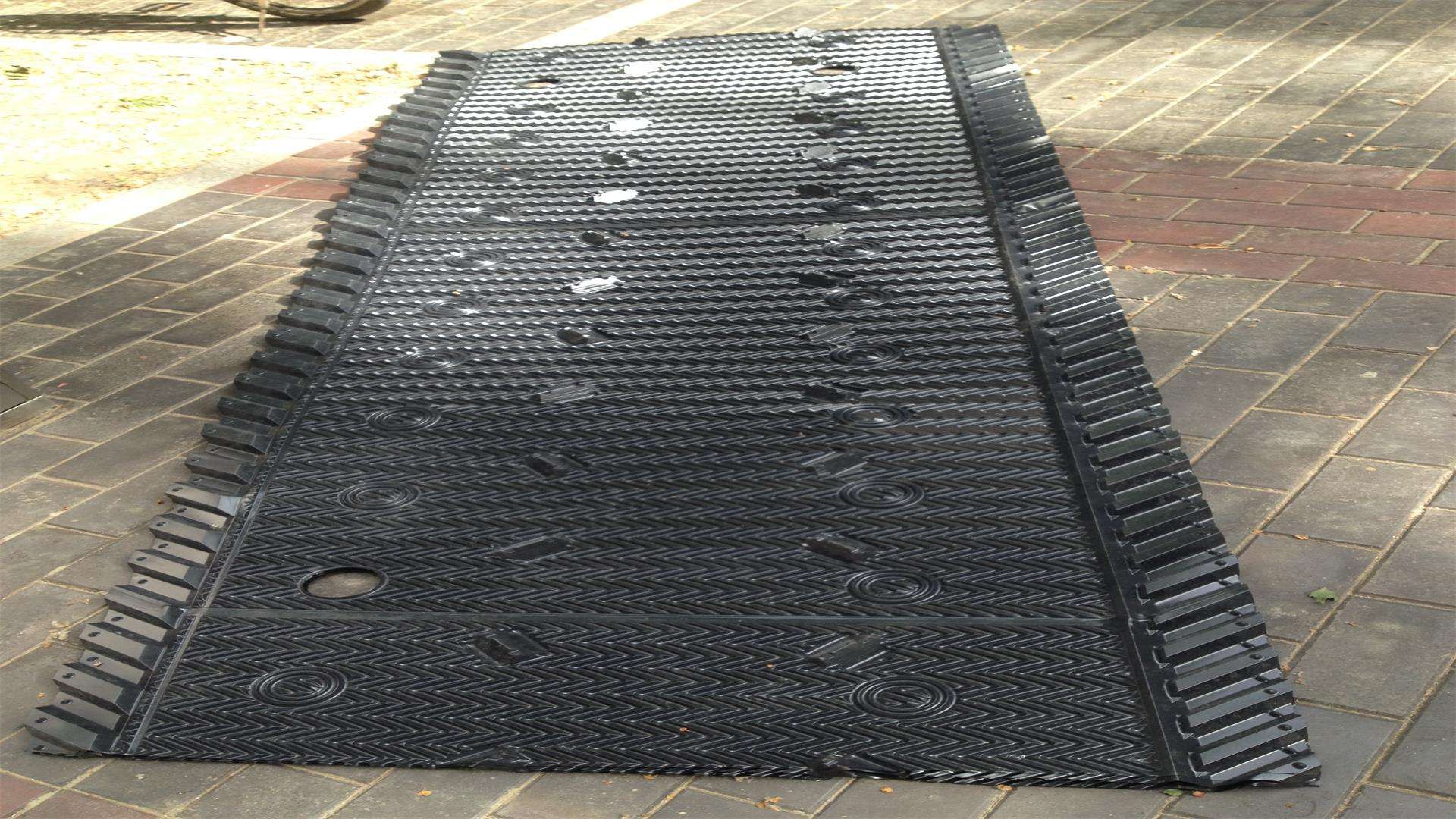 �������ˮ���ϏS(ch��ng)��ֱ�N(xi��o)